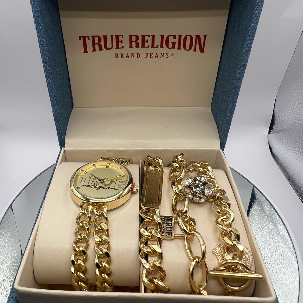 NWT True Religion Double Link Crystal Watch 32.1mm & Bracelets Set